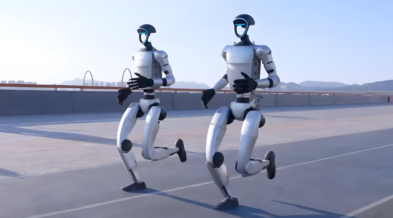 人形機(jī)器人在跑步