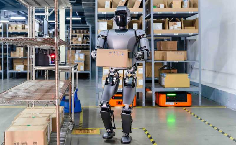 人形機(jī)器人搬運(yùn)重物 網(wǎng)圖1