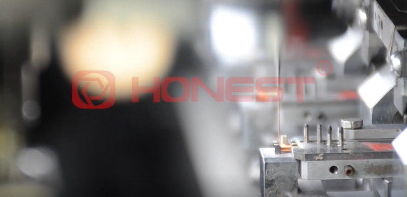 順絡(luò)-共模電感繞線機(jī)（已處理的視頻截特寫）