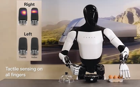 人形機(jī)器人拿雞蛋畫面